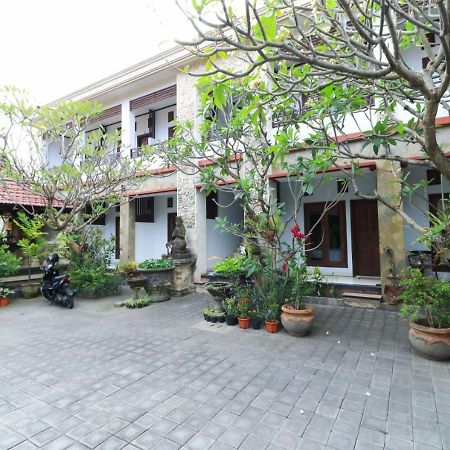 Puri Jayaraja Pensión Kuta Lombok Exterior foto