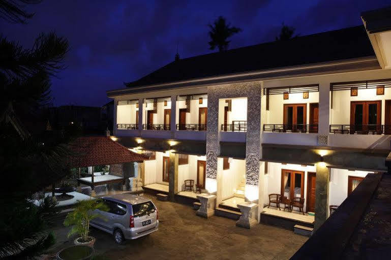 Puri Jayaraja Pensión Kuta Lombok Exterior foto