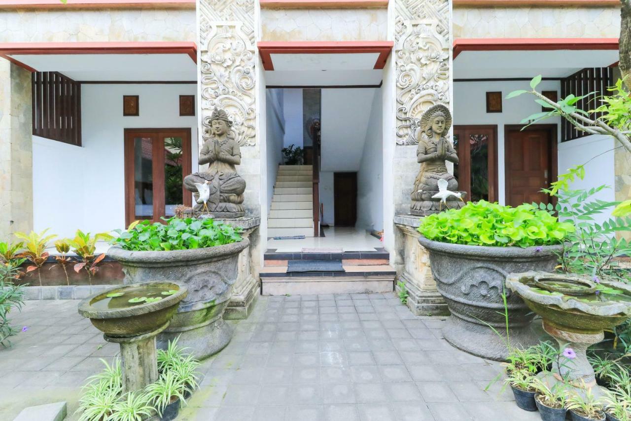 Puri Jayaraja Pensión Kuta Lombok Exterior foto